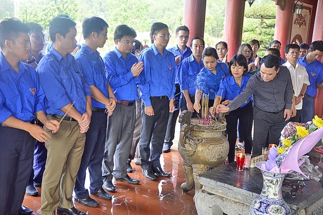 Thanh niên QLB tham gia chương trình về nguồn và tuyên truyền văn hóa an toàn hàng không tại Nghệ An