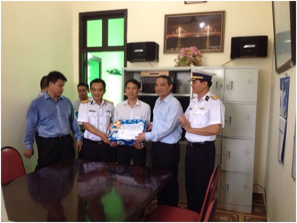 Bộ trưởng Bộ GTVT Trương Quang Nghĩa thăm trạm CNS Trường Sa