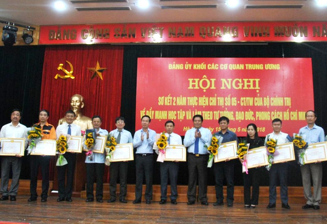 Kết quả thực hiện Chỉ thị số 05-CT/TW của Bộ Chính trị về đẩy mạnh học tập và làm theo tư tưởng, đạo đức, phong cách Hồ Chí Minh ở Đảng bộ Tổng công ty Quản lý bay Việt Nam