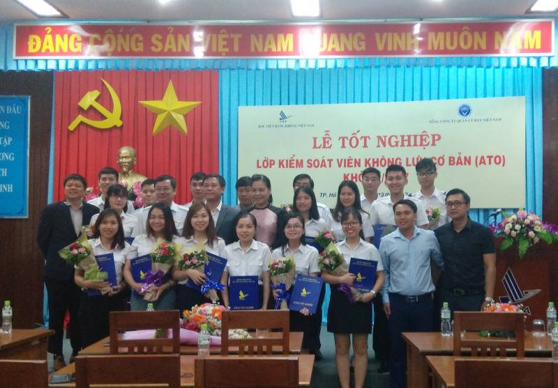 25 học viên tốt nghiệp được Tổng công ty Quản lý bay Việt Nam nhận ngay