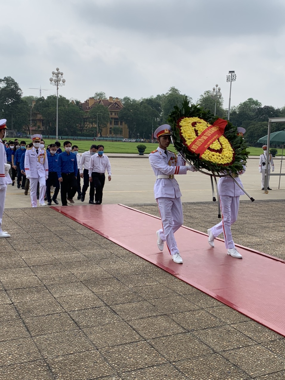 Đoàn thanh niên TCT Quản lý bay Việt Nam tham dự Lễ viếng Lăng Chủ tịch Hồ Chí Minh nhân kỷ niệm 130 năm ngày sinh của Chủ tịch Hồ Chí Minh