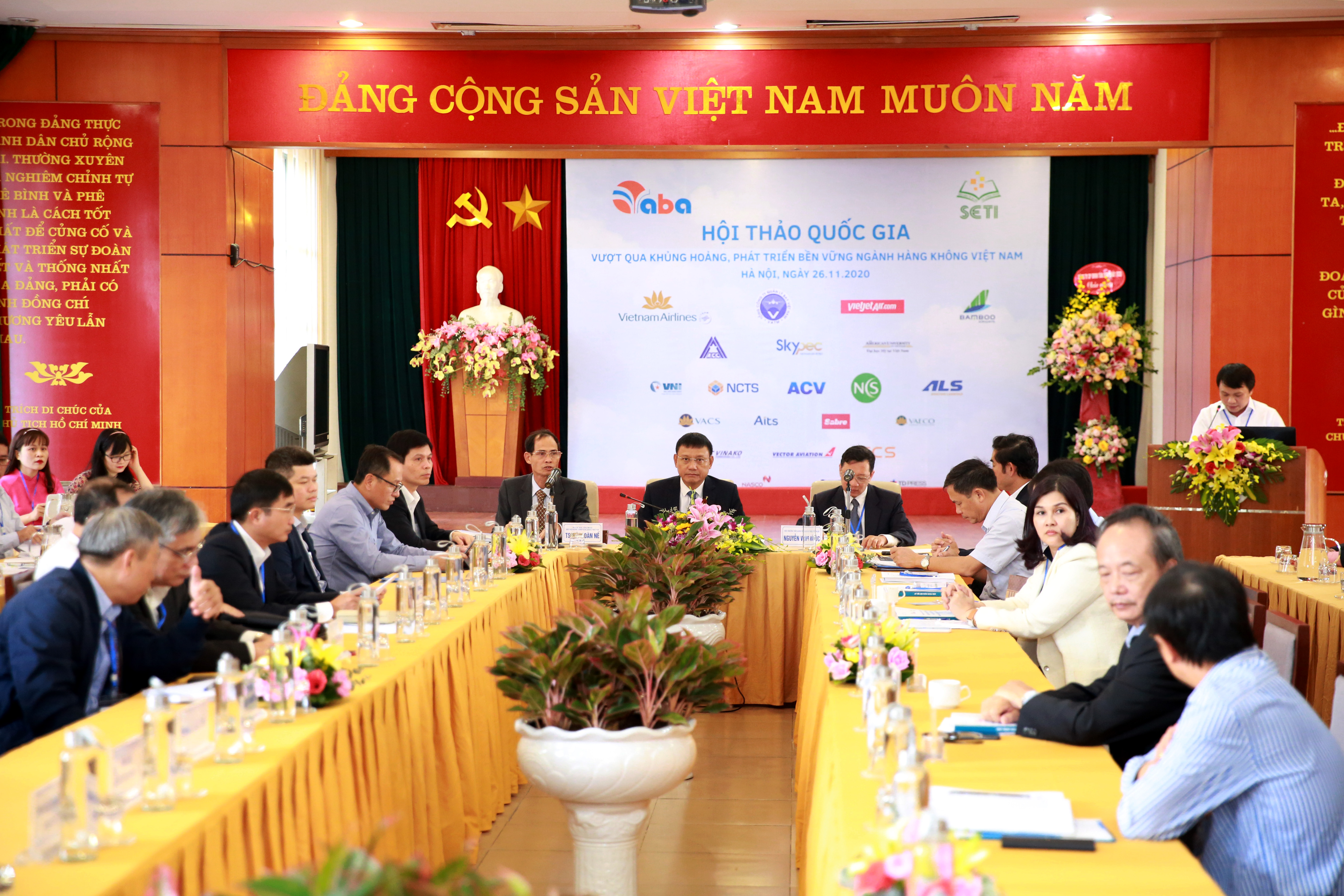 Hội thảo “Vượt qua khủng hoảng, phát triển bền vững ngành Hàng không Việt Nam”