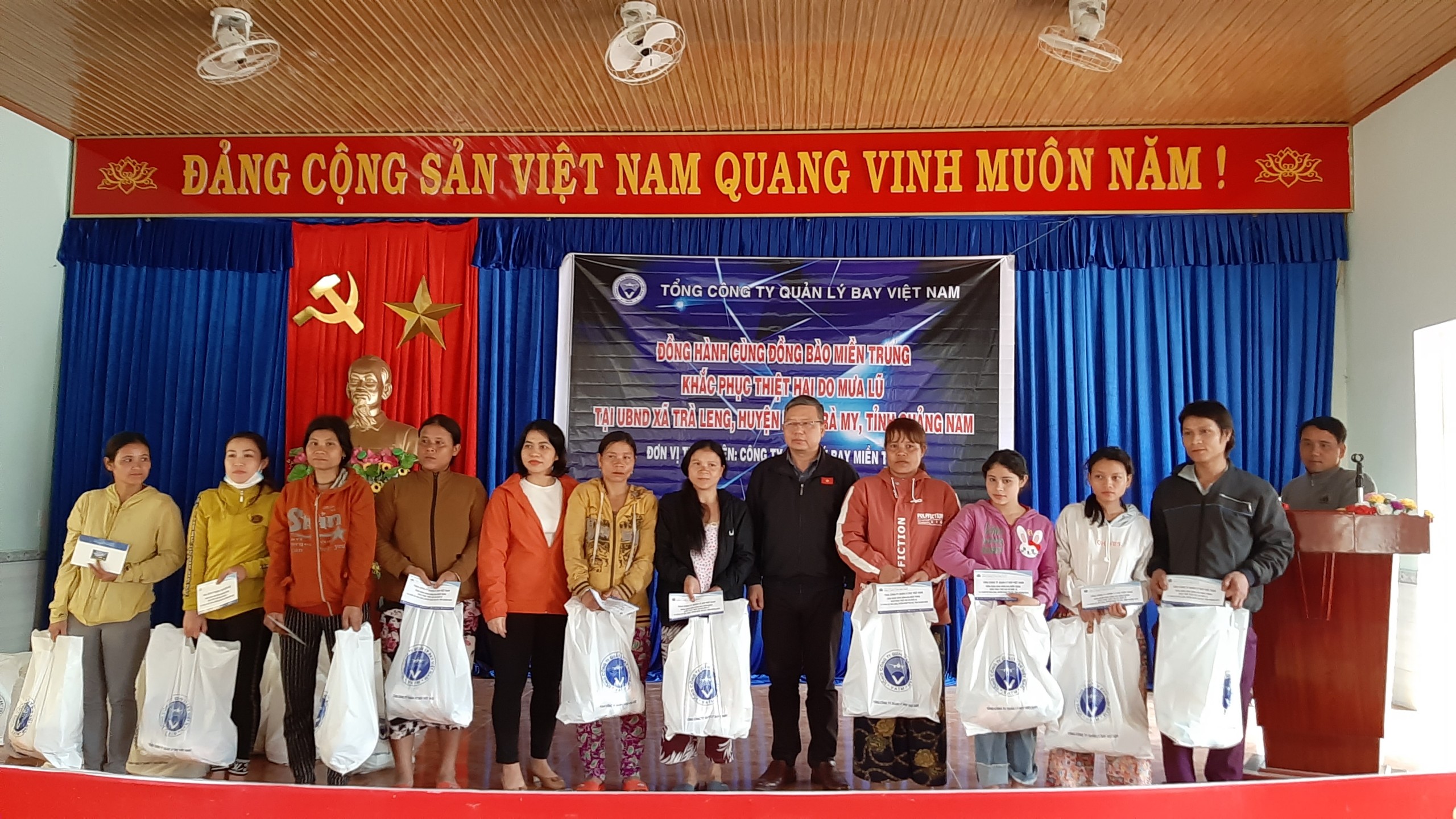 Công đoàn Công ty Quản lý bay miền Trung tổ chức từ thiện tại Quảng Nam