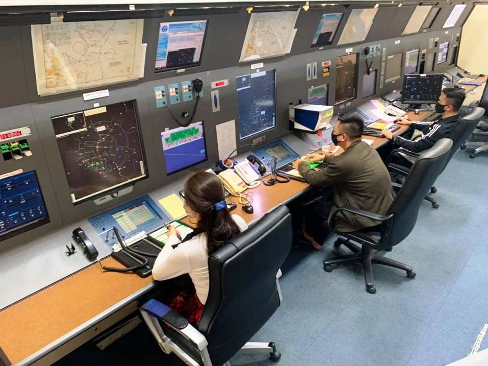 Cán bộ, nhân viên Đài Kiểm soát không lưu Nội Bài trực chốt đón Tết cổ truyền 2021