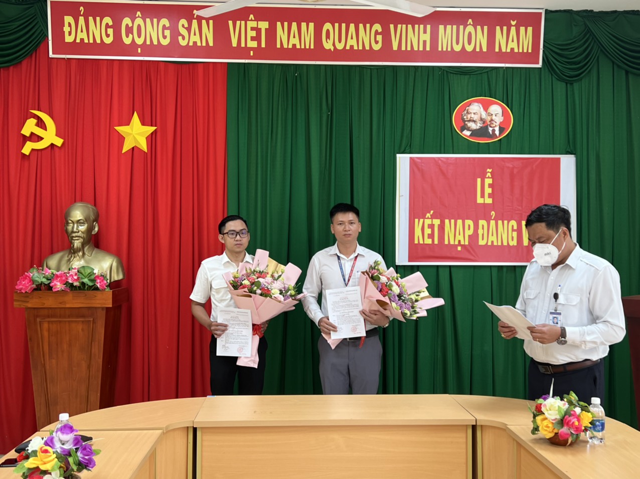 Kết nạp đảng viên mới trong Tết Nguyên Đán – Một kỉ niệm khó quên