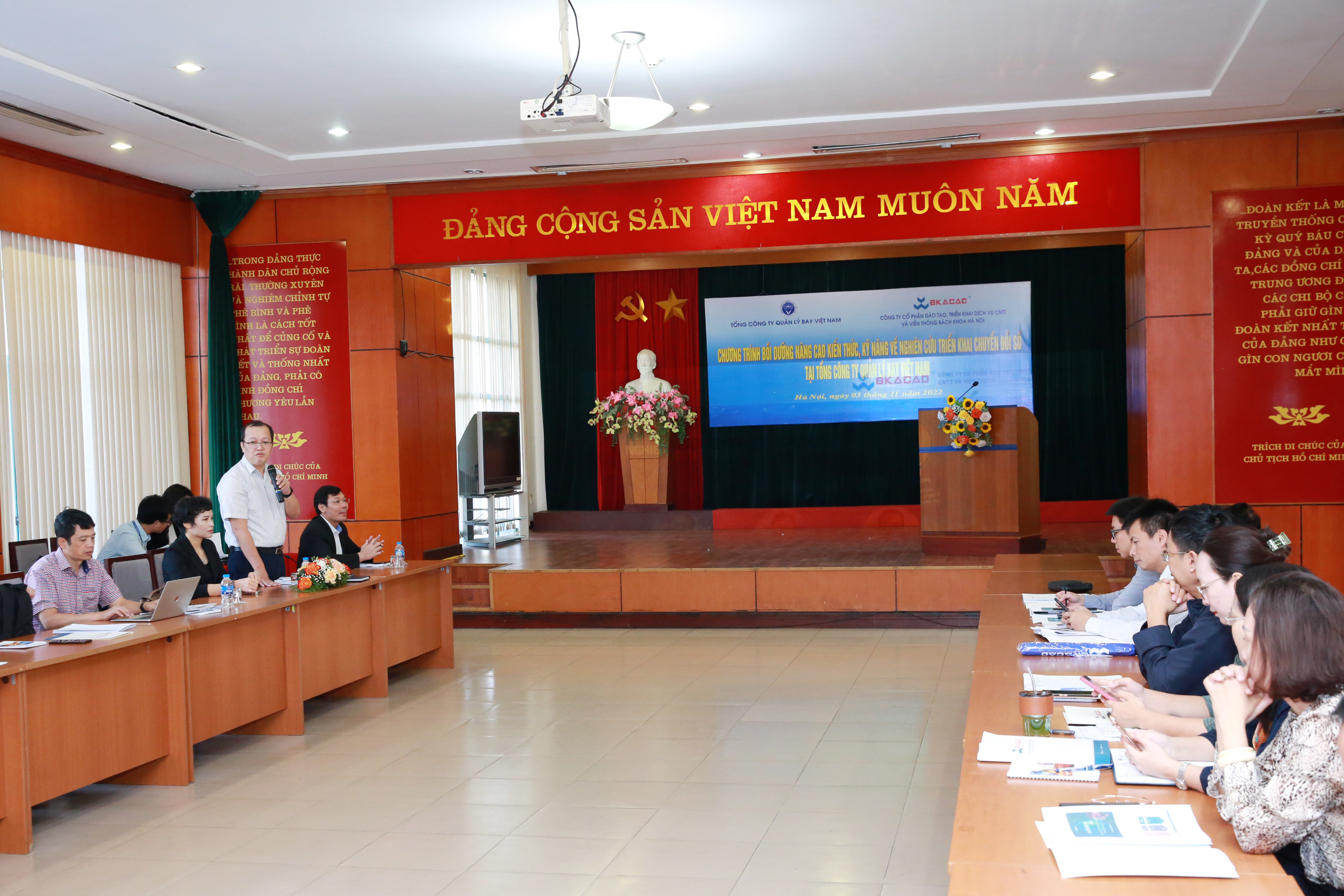 Chương trình bồi dưỡng, nâng cao kiến thức, kỹ năng về chuyển đổi số tại Tổng công ty Quản lý Bay Việt Nam