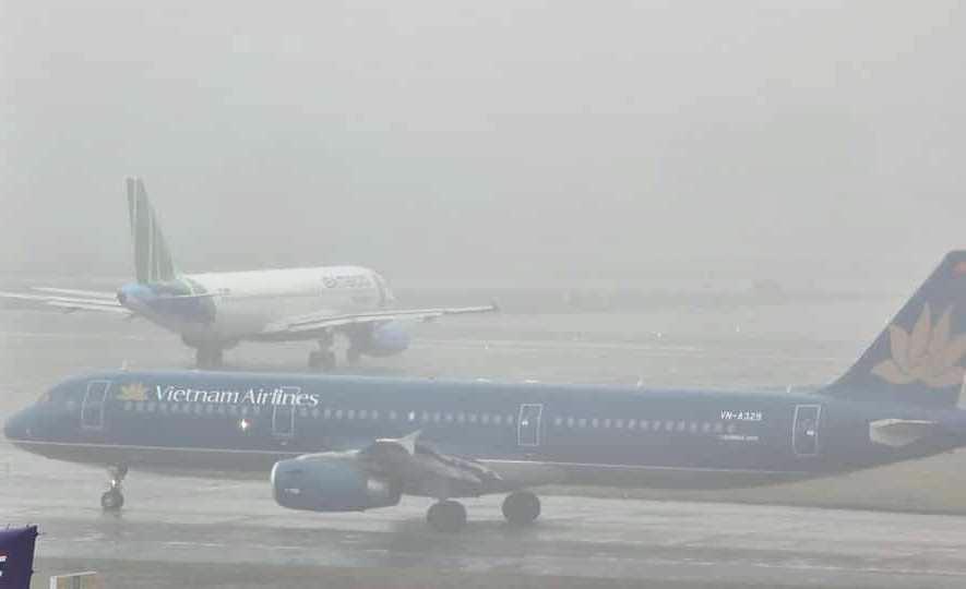 Sương mù, mưa phùn, mây thấp ảnh hưởng đến hoạt động bay tại các sân bay khu vực miền Bắc