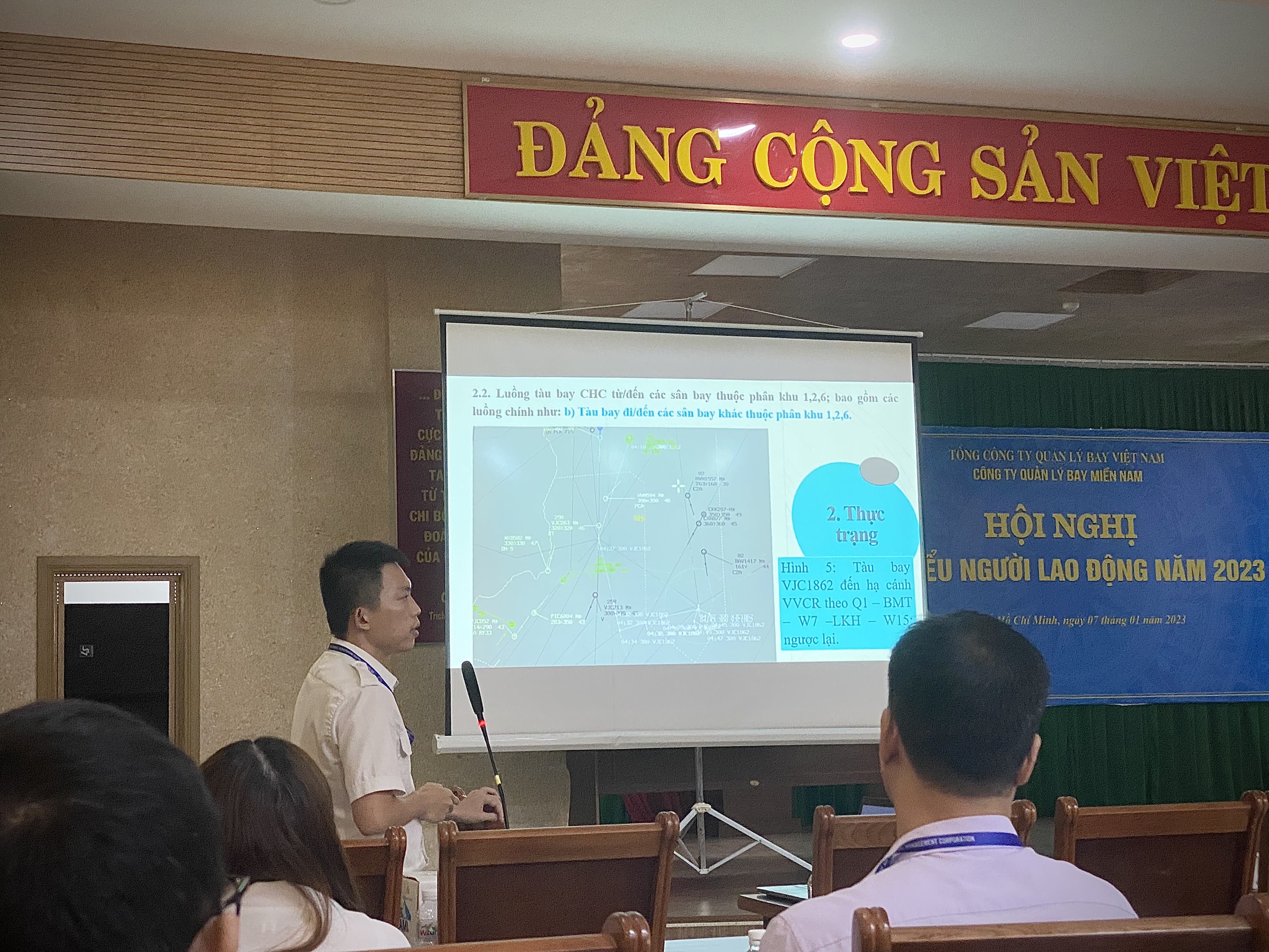 Đoàn cơ sở Quản lý bay miền Nam, Chi đoàn Trung tâm Kiểm soát đường dài Hồ Chí Minh tổ chức hội thảo chuyên môn