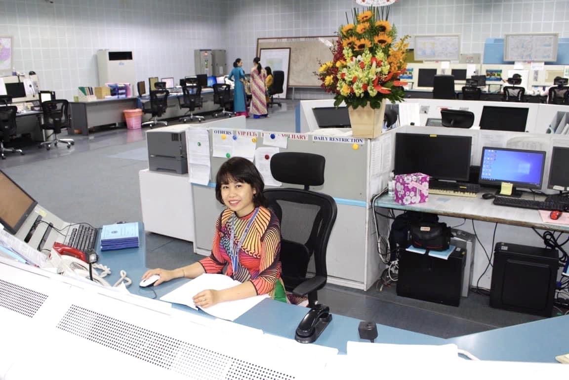 Nữ kiểm soát viên “Giỏi việc nước, đảm việc nhà” của Trung tâm Kiểm soát đường dài Hồ Chí Minh
