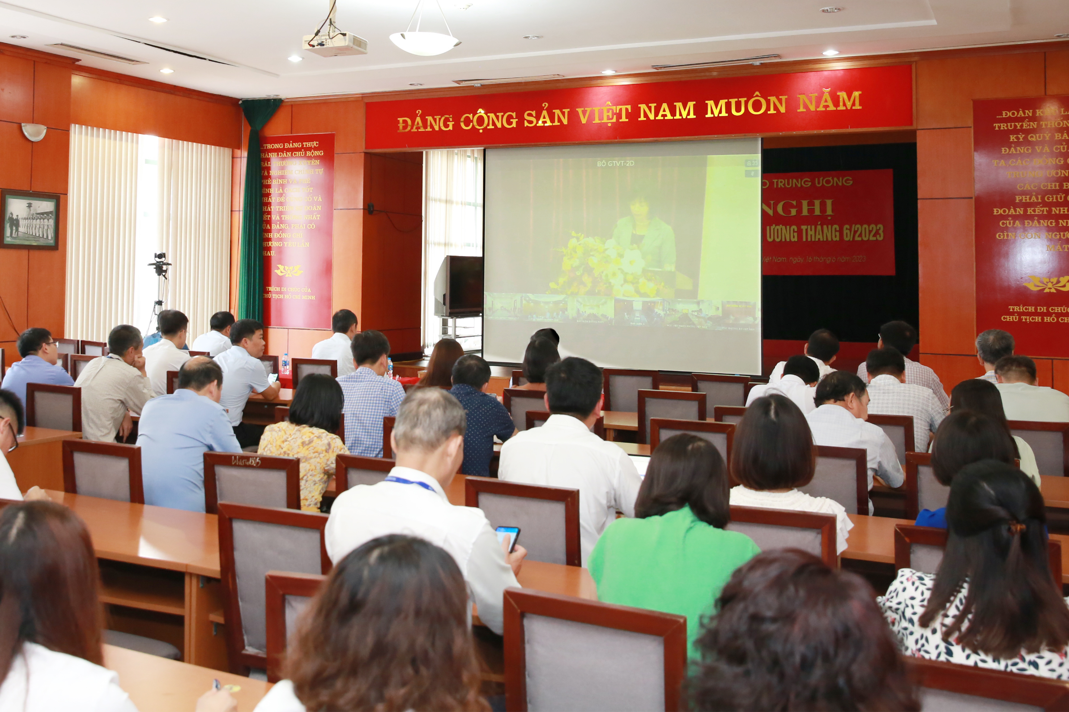Đảng bộ VATM: Tham dự Hội nghị Báo cáo viên Trung ương tháng 6/2023