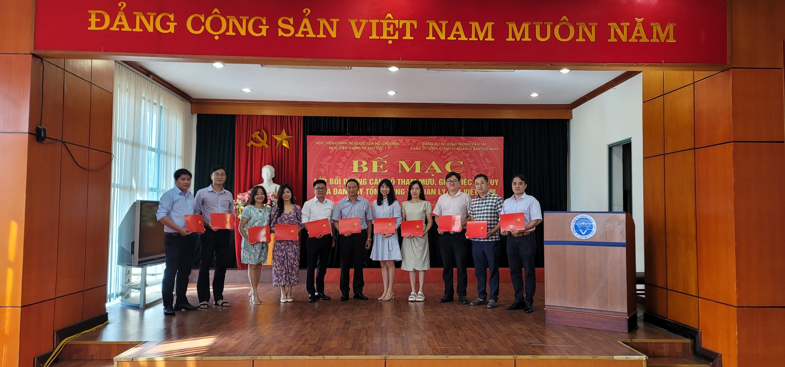 Đoàn viên thanh niên Tổng công ty Quản lý bay Việt Nam tham gia Khóa bồi dưỡng cán bộ tham mưu, giúp việc cho cấp ủy của Đảng ủy Tổng công ty