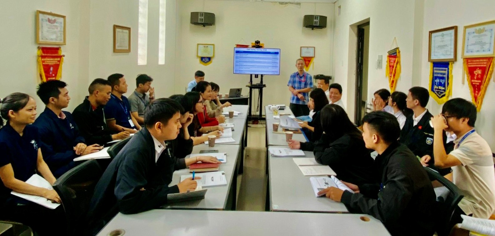 Hội thảo triển khai áp dụng Phương thức khai thác ATFM đa điểm nút tại Việt Nam