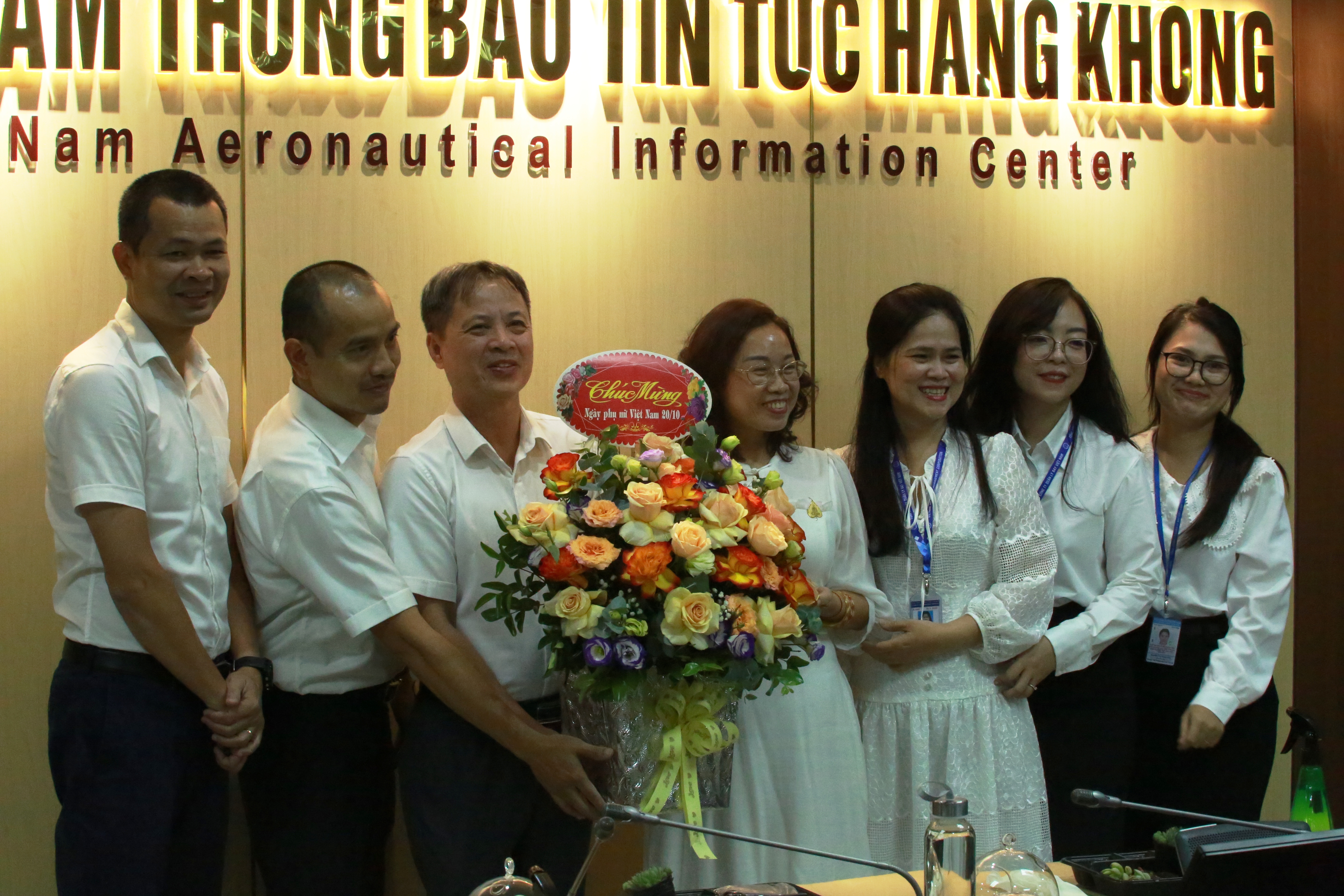 Công đoàn Trung tâm TBTTHK tổ chức hoạt động chào mừng kỷ niệm  ngày Phụ nữ Việt Nam