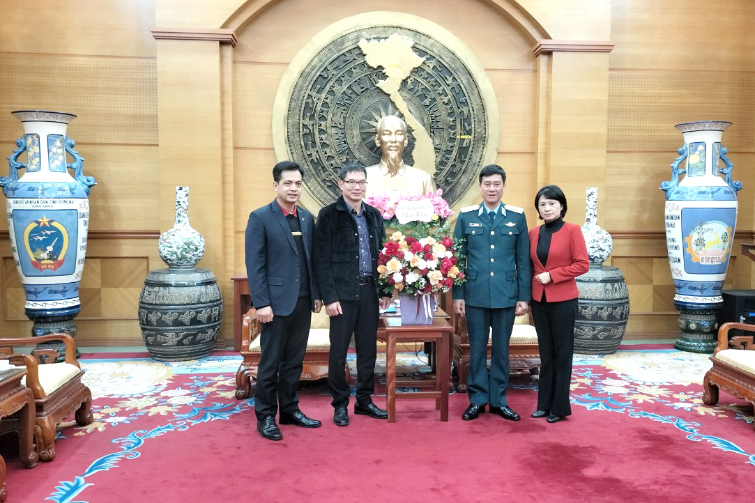 Lãnh đạo VATM đến thăm và chúc mừng các đơn vị Quân đội nhân dịp Ngày thành lập Quân đội nhân dân Việt Nam