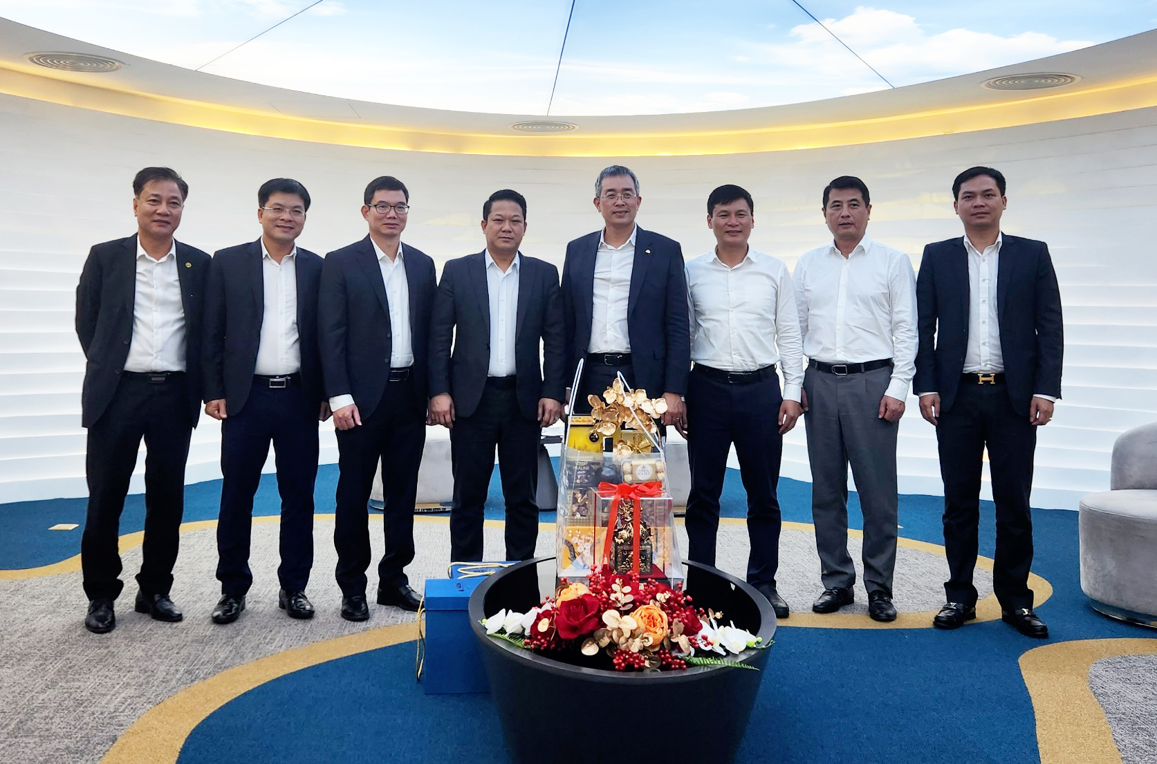 Chủ tịch Lê Hoàng Minh thăm và chúc Tết Tổng công ty Hàng không Việt Nam