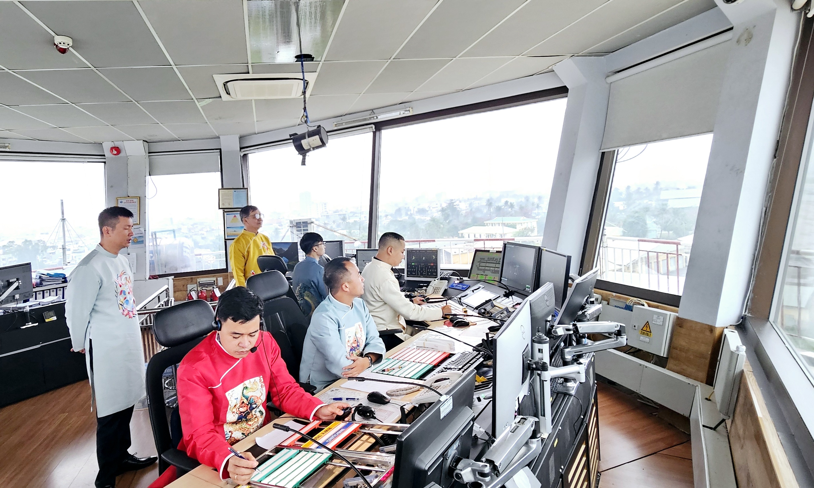 Trung tâm Kiểm soát Tiếp cận- Tại sân Đà Nẵng đảm bảo công tác điều hành bay an toàn dịp Tết Nguyên đán Giáp Thìn 2024