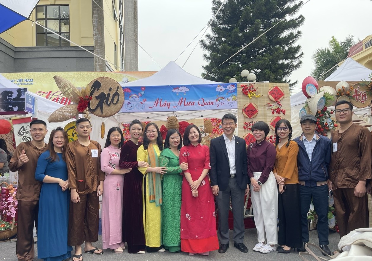 Trung tâm KTHK tham gia Hội Chợ Xuân hưởng ứng Chương trình kỉ niệm ngày Quốc tế Phụ nữ 8/3 của Tổng công ty Quản lý bay Việt Nam