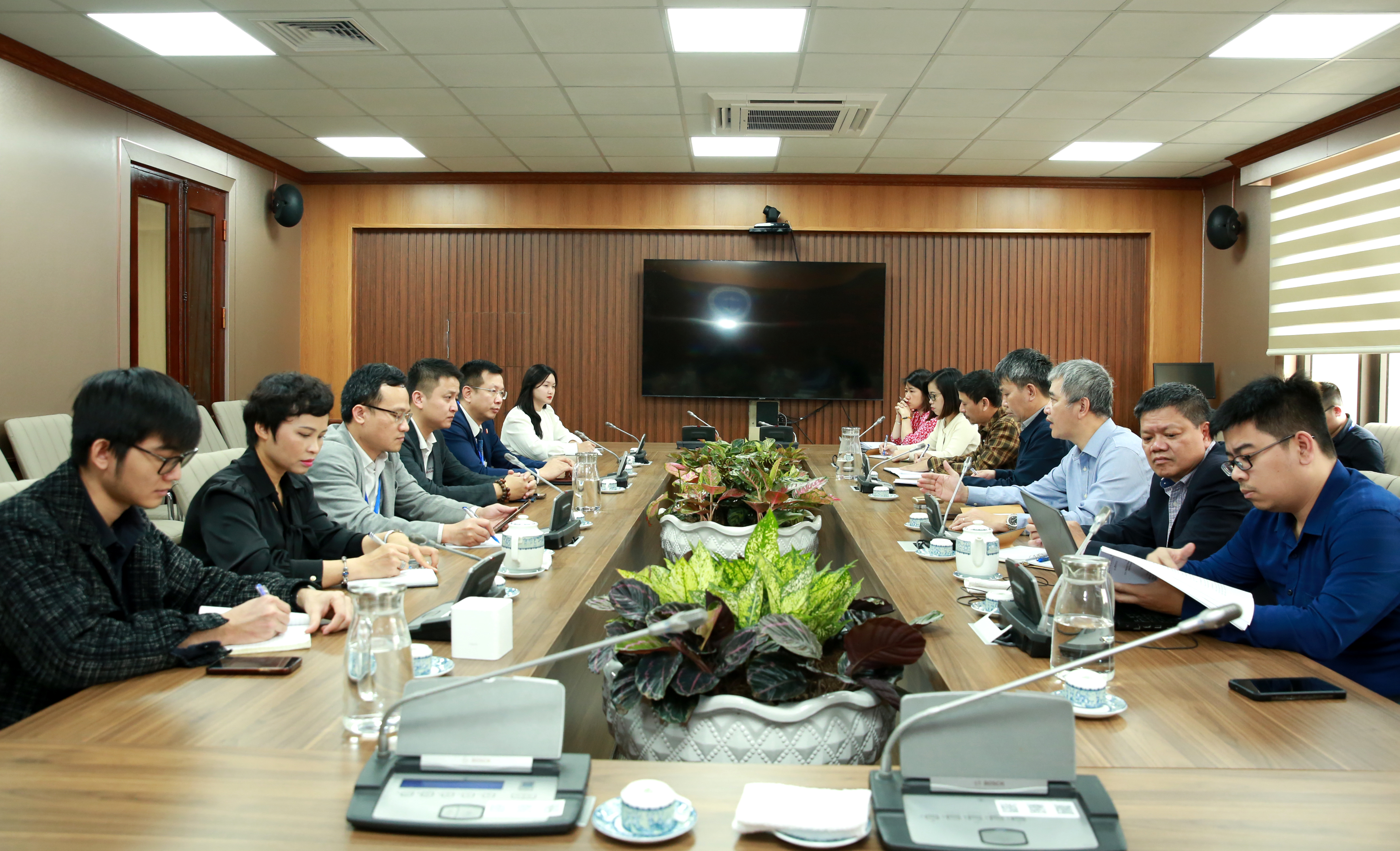 Trao đổi hợp tác đào tạo nhân lực giữa Tổng công ty Quản lý bay Việt Nam và Đại học Bách khoa Hà Nội