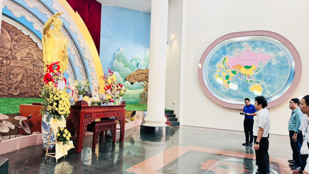 Trung tâm Khí tượng hàng không tổ chức lễ dâng hương Chủ tịch Hồ Chí Minh nhân kỷ niệm 134 năm ngày sinh của Bác