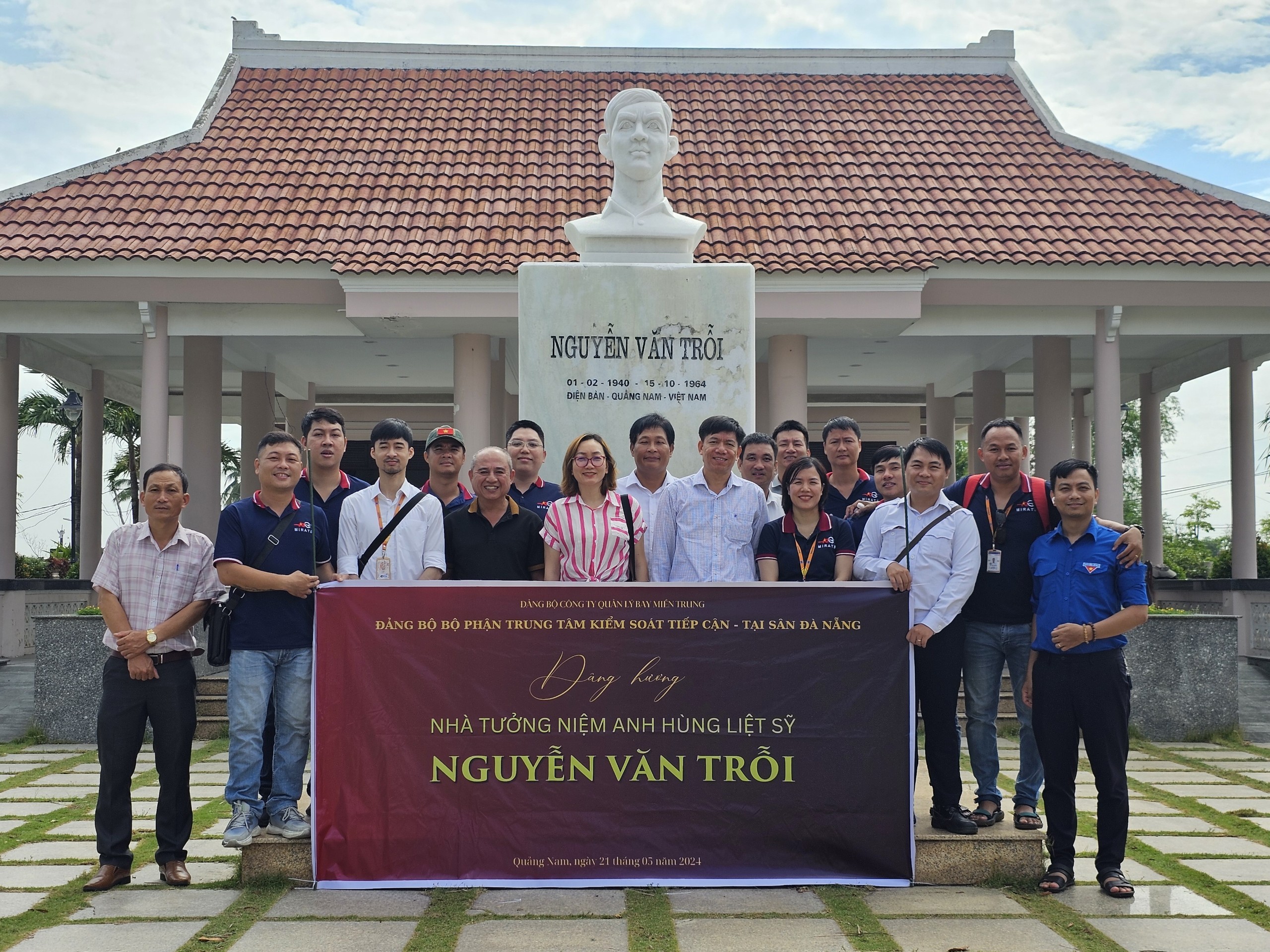 Đảng bộ bộ phận Trung tâm Kiểm soát Tiếp cận - Tại sân Đà Nẵng tổ chức chuyên đề giáo dục truyền thống Cách mạng