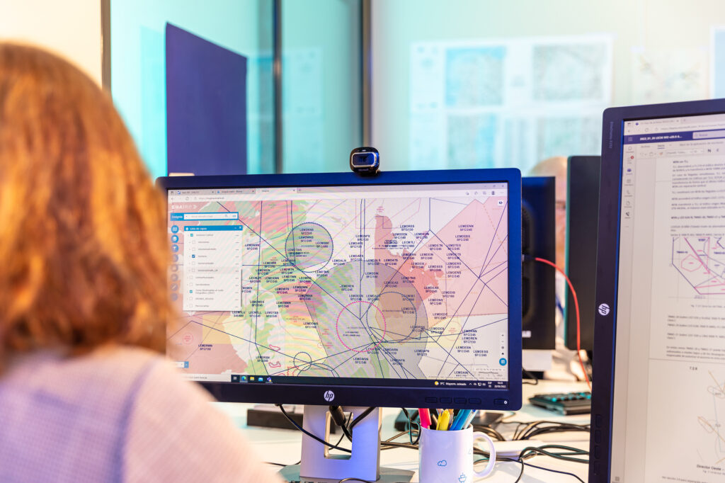 Ảnh ENAIRE-Control-Center-Supervision-Office-in-Madrid-1024x682-1